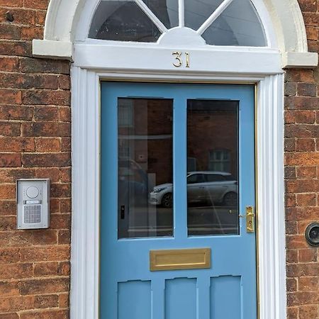 31 High Street - Modern & Stylish 2-Bed Apartment - Inc Parking Husbands Bosworth 외부 사진