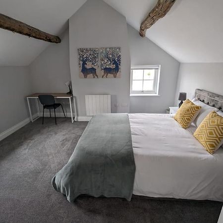 31 High Street - Modern & Stylish 2-Bed Apartment - Inc Parking Husbands Bosworth 외부 사진