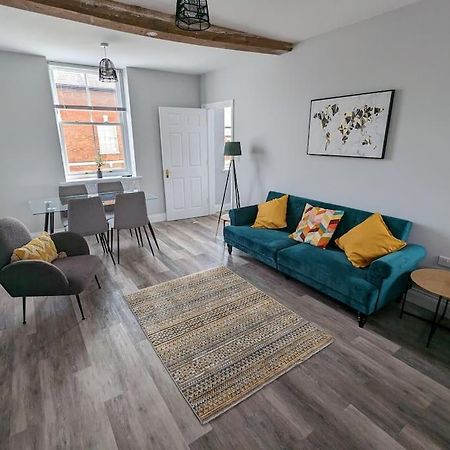 31 High Street - Modern & Stylish 2-Bed Apartment - Inc Parking Husbands Bosworth 외부 사진