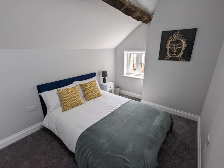 31 High Street - Modern & Stylish 2-Bed Apartment - Inc Parking Husbands Bosworth 외부 사진