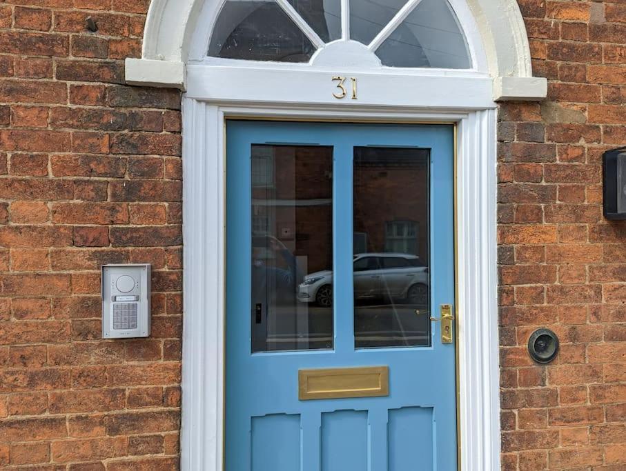 31 High Street - Modern & Stylish 2-Bed Apartment - Inc Parking Husbands Bosworth 외부 사진
